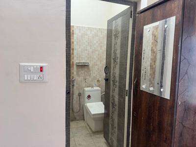 Bathroom Image of 1000 Sq.ft 2 BHK Apartment / Flat for rent in Kumudepalli Hosur for Rs. 15000