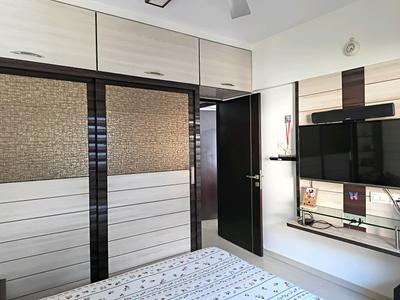 Bedroom Image of 750 Sq.ft 2 BHK Apartment / Flat for sale in Santacruz West Mumbai for Rs. 41000000