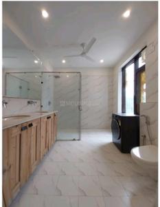 Kitchen Image of 3500 Sq.ft 4 BHK Builder Floor for rent in Sector 104 Noida for Rs. 100000