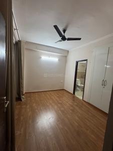 Bedroom Image of 945 Sq.ft 2.5 BHK Apartment / Flat for rent in NBCC Golf Homes, Noida Extension Greater Noida for Rs. 19000