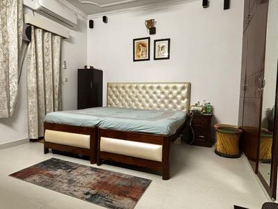 Bedroom Image of 2250 Sq.ft 3 BHK Builder Floor for sale in Sector 32 Faridabad for Rs. 15000000