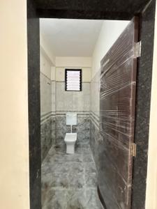 Bathroom Image of 550 Sq.ft 1 BHK Builder Floor for rent in Thergaon Pune for Rs. 18000