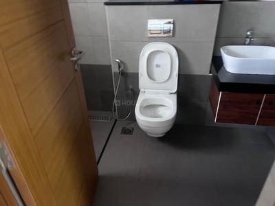 Bathroom Image of 2000 Sq.ft 3 BHK Apartment / Flat for rent in Palazhi Kozhikode for Rs. 70000