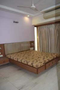 Bedroom Image of 1350 Sq.ft 3 BHK Apartment / Flat for sale in Juhu Mumbai for Rs. 52500000