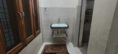 Bathroom Image of 900 Sq.ft 3 BHK Builder Floor for rent in Jhusi Allahabad for Rs. 6000