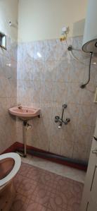Bathroom Image of 318 Sq.ft 1 RK Apartment / Flat for rent in Domlur Layout Bengaluru for Rs. 28000