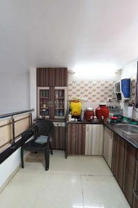 Kitchen Image of 1305 Sq.ft 4 BHK Apartment / Flat for sale in Maninagar Ahmedabad for Rs. 9800000