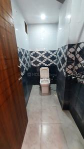 Bathroom Image of 650 Sq.ft 1 RK Builder Floor for rent in Dwarka Mor New Delhi for Rs. 11000
