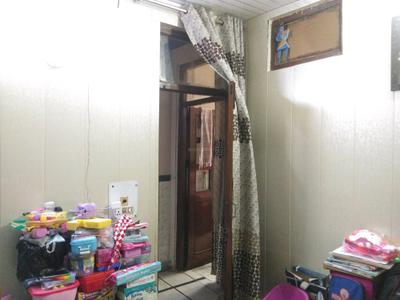 Bedroom Image of 900 Sq.ft 2 BHK Apartment / Flat for sale in Adarsh Nagar New Delhi for Rs. 21000000