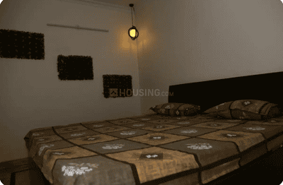 Bedroom Image of 750 Sq.ft 2 BHK Builder Floor for rent in Sri Niwaspuri New Delhi for Rs. 35000