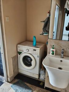 Bathroom Image of 950 Sq.ft 2 BHK Apartment / Flat for rent in Laxminagar Nagpur for Rs. 30000
