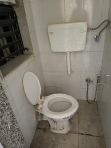 Bathroom Image of 430 Sq.ft 1 BHK Apartment / Flat for rent in Worli Mumbai for Rs. 42000
