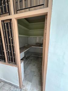 Kitchen Image of 1800 Sq.ft 2 BHK Builder Floor for rent in Barra Kanpur for Rs. 8000
