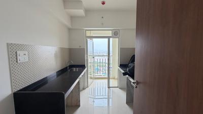 Kitchen Image of 938 Sq.ft 2 BHK Apartment / Flat for rent in Lodha Amara, Kolshet Thane for Rs. 44000