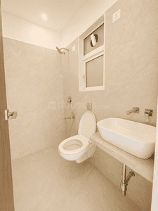 Bathroom Image of 650 Sq.ft 2 BHK Apartment / Flat for sale in Andheri West Mumbai for Rs. 21000000