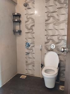 Bathroom Image of 4500 Sq.ft 4 BHK Apartment / Flat for sale in Raiaskaran, Andheri West Mumbai for Rs. 160000000