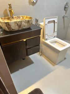 Bathroom Image of 1625 Sq.ft 3 BHK Apartment / Flat for rent in Supertech Livingston, Crossings Republik Ghaziabad for Rs. 22000
