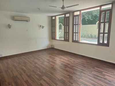 Bedroom Image of 8850 Sq.ft 8 BHK Independent House for rent in Sector 21 Chandigarh for Rs. 370000