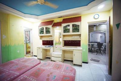Bedroom Image of 1710 Sq.ft 3 BHK Apartment / Flat for sale in Satellite Ahmedabad for Rs. 13500000