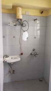 Bathroom Image of 478 Sq.ft 1.5 BHK Apartment / Flat for rent in Hiland Willows, New Town Kolkata for Rs. 17000