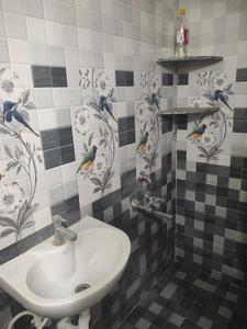 Bathroom Image of 600 Sq.ft 1 BHK Apartment / Flat for rent in Amirtha Nagar Hosur for Rs. 8000