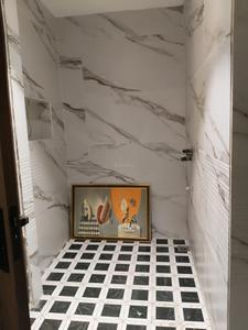 Common Bathroom Image of 2700 Sq.ft 3 BHK Builder Floor for rent in DLF Phase 2, DLF Phase 2 Gurgaon for Rs. 125000