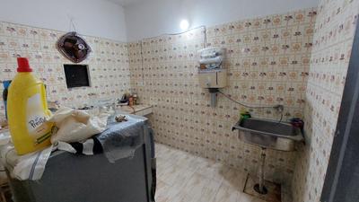 Bathroom Image of 900 Sq.ft 1 RK Independent House for rent in Model Town New Delhi for Rs. 15000