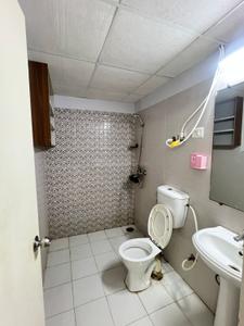 Bathroom Image of 530 Sq.ft 1 BHK Apartment / Flat for rent in Gaurs 14th Avenue, Noida Extension Greater Noida for Rs. 23000
