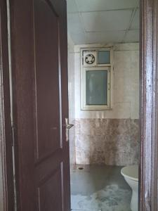 Common Bathroom Image of 1000 Sq.ft 2 BHK Apartment / Flat for sale in Gardenia Golf City, Sector 75 Noida for Rs. 8200005
