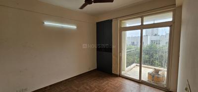 Bedroom Image of 930 Sq.ft 2 BHK Apartment / Flat for rent in KLJ Platinum Heights, Sector 77 Faridabad for Rs. 20000