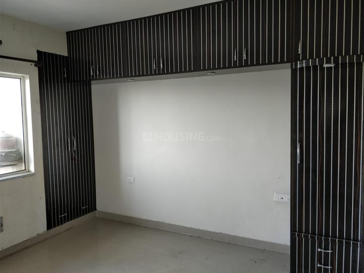 Sare Crescent Green Park Main Image 1