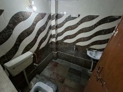 Bathroom Image of 585 Sq.ft 2 BHK Builder Floor for rent in Khirki Extension New Delhi for Rs. 14000