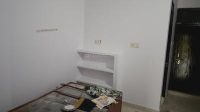 Bedroom Image of 700 Sq.ft 2 BHK Apartment / Flat for rent in Rajajipuram Lucknow for Rs. 6500
