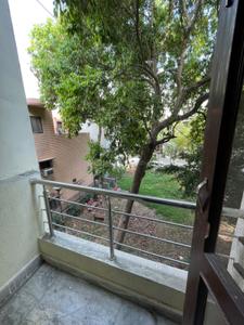 Balcony Image of 450 Sq.ft 1 BHK Builder Floor for rent in Pitampura New Delhi for Rs. 17000