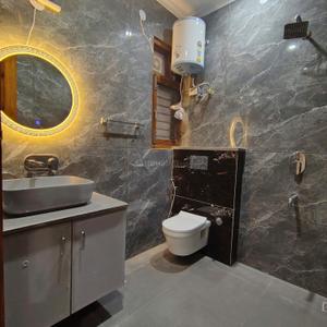 Bathroom Image of 700 Sq.ft 1 BHK Builder Floor for rent in CGHS Arzoo Apartment, Sector 51 Gurgaon for Rs. 40000