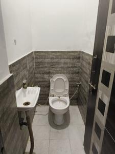 Bathroom Image of 900 Sq.ft 2 BHK Independent House for rent in Sector 48 Faridabad for Rs. 12500