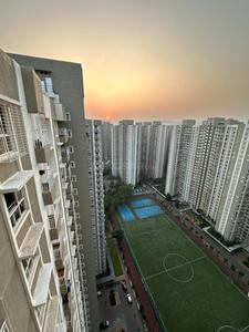 Balcony Image of 1650 Sq.ft 3.5 BHK Apartment / Flat for sale in Lodha Luxuria, Thane West Thane for Rs. 24200000
