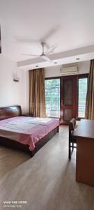 Bedroom Image of 2000 Sq.ft 3 BHK Builder Floor for rent in Defence Colony New Delhi for Rs. 100000