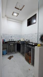 Kitchen Image of 1350 Sq.ft 2 BHK Builder Floor for rent in Govind Nagar Railway Colony Kanpur for Rs. 20000