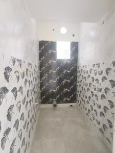 Bathroom Image of 850 Sq.ft 2 BHK Apartment / Flat for sale in Tollygunge Kolkata for Rs. 2600000