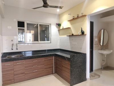 Kitchen Image of 600 Sq.ft 1 BHK Apartment / Flat for rent in Kumar Park, Gultekdi Pune for Rs. 21000