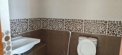 Bathroom Image of 1000 Sq.ft 2 BHK Apartment / Flat for sale in Ideal Aquaview, New Town Kolkata for Rs. 9000000