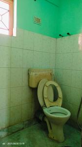 Bathroom Image of 350 Sq.ft 1 BHK Apartment / Flat for rent in Picnic Garden Kolkata for Rs. 7450