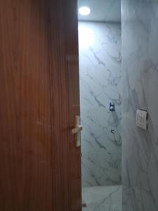 Common Bathroom Image of 1600 Sq.ft 3 BHK Apartment / Flat for sale in Sector 104 Noida for Rs. 7400000
