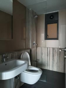 Common Bathroom Image of 648 Sq.ft 1 BHK Apartment / Flat for rent in Classic Burj Ashrafi, Mandvi Mumbai for Rs. 45000