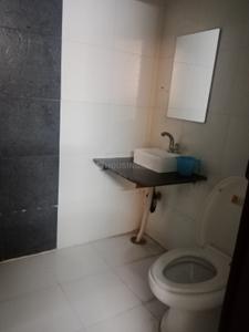 Bathroom Image of 1500 Sq.ft 1 BHK Builder Floor for rent in Sector 17 Gurgaon for Rs. 36000