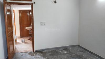 Bedroom Image of 1000 Sq.ft 2 BHK Apartment / Flat for rent in Meena Apartments, Patparganj New Delhi for Rs. 26000