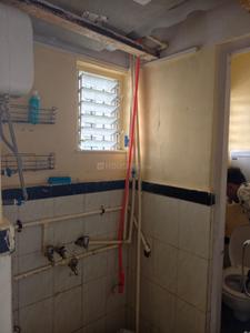 Bathroom Image of 300 Sq.ft 1 BHK Apartment / Flat for rent in Standard Mill, Prabhadevi Mumbai for Rs. 38000