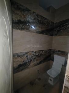 Bathroom Image of 850 Sq.ft 2 BHK Builder Floor for rent in Chitaipur Varanasi for Rs. 9000
