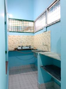 Kitchen Image of 600 Sq.ft 2 BHK Builder Floor for rent in Tollygunge Kolkata for Rs. 12000